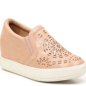 WANTED

ORMOND WEDGE SLIP-ON SNEAKER